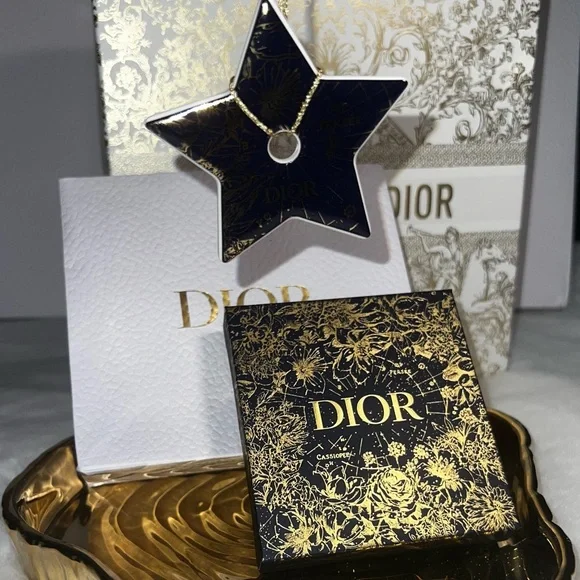 DIOR クリスマスBOX2022 Dior's 2022 Christmas Limited Edition: The